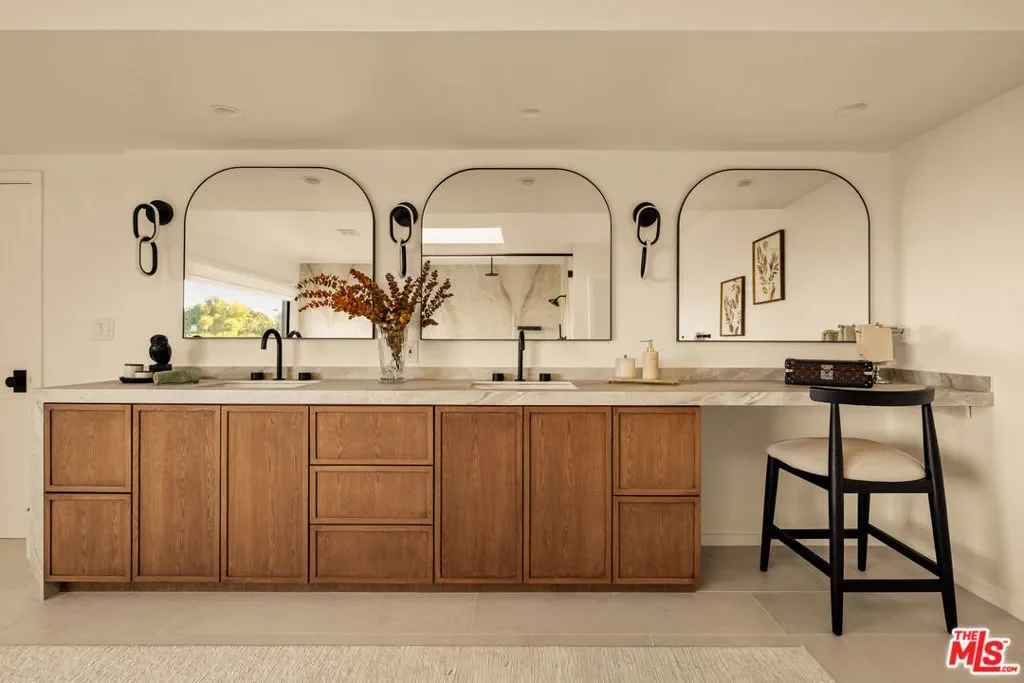 8620 Skyline Drive, Los Angeles, California, United States. - Photo 19