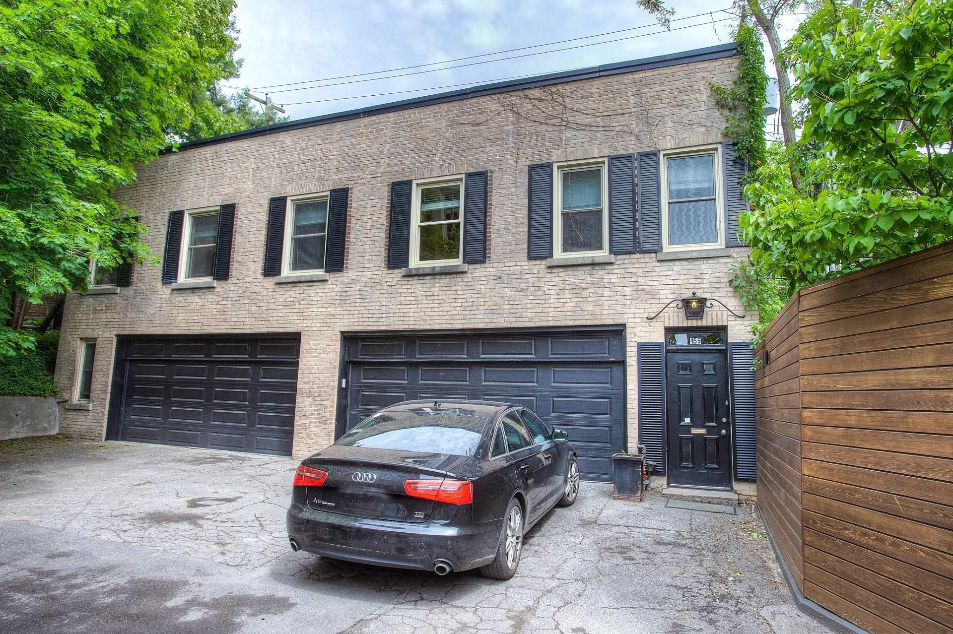 Exterior photo 2