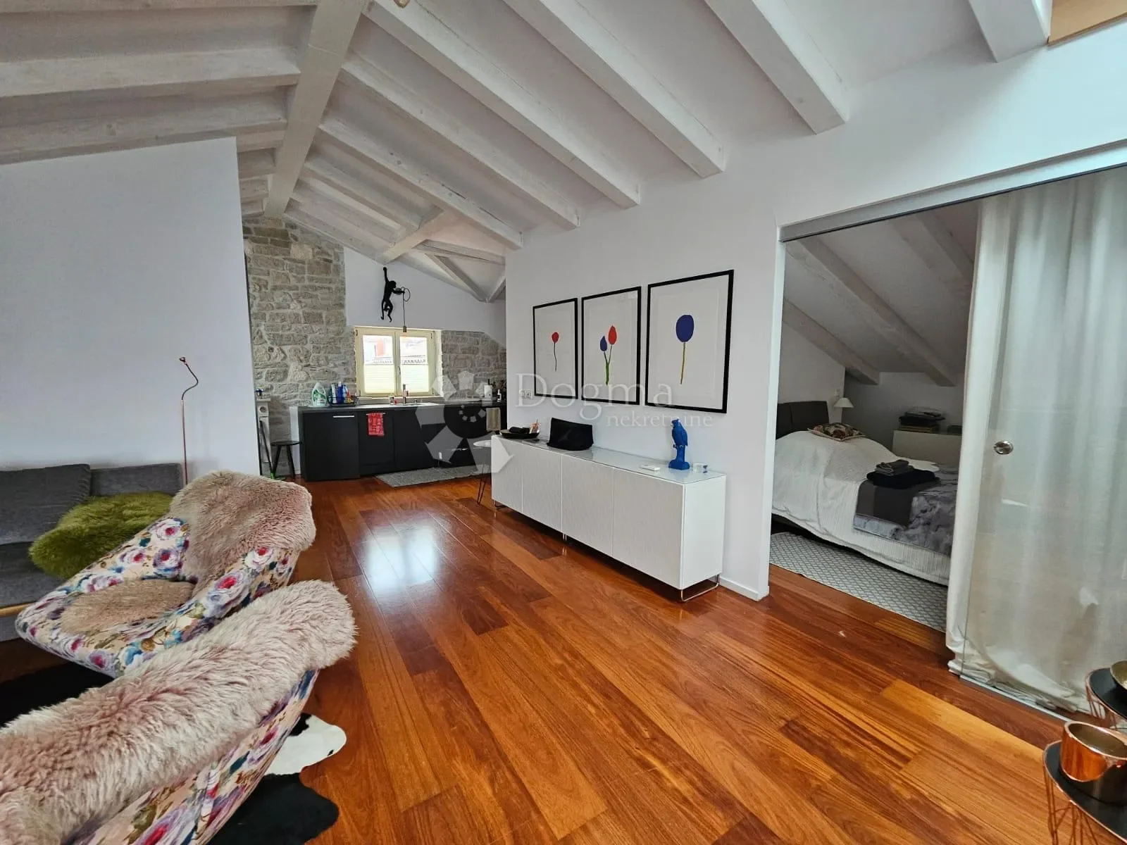 Gallery photo 12