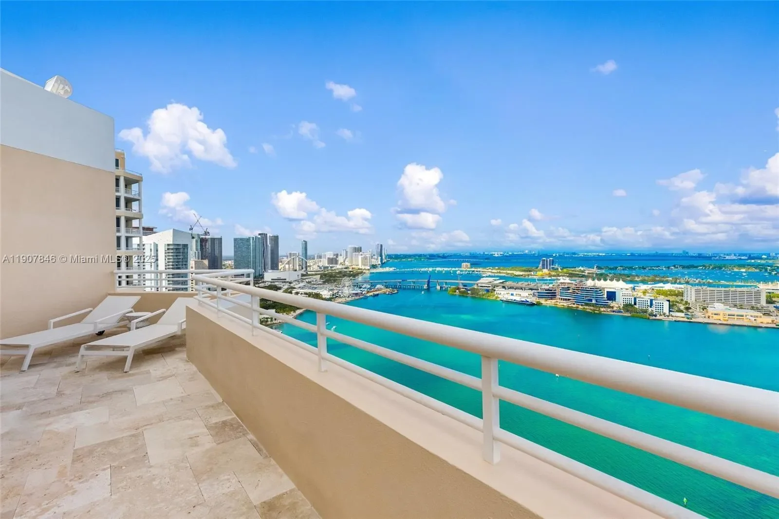 808 Brickell Key Dr 3901, Miami, Florida, United States. - Photo 37