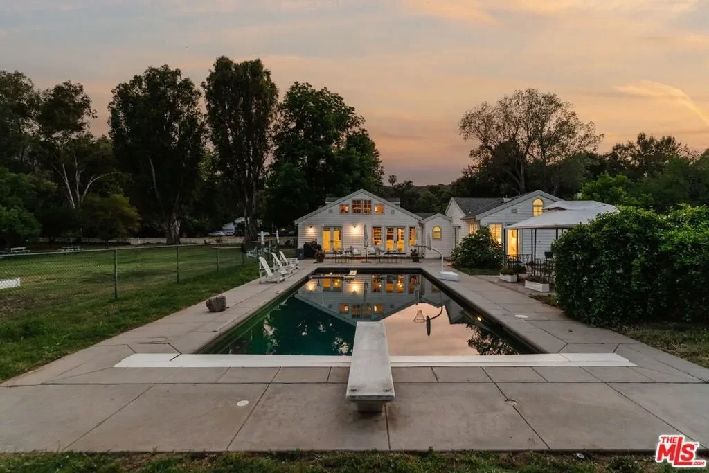 1520 Bonnell Drive, Topanga, California, United States. - Photo 16