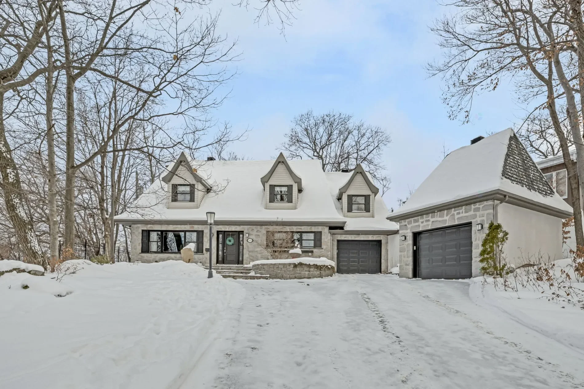Exterior photo 8