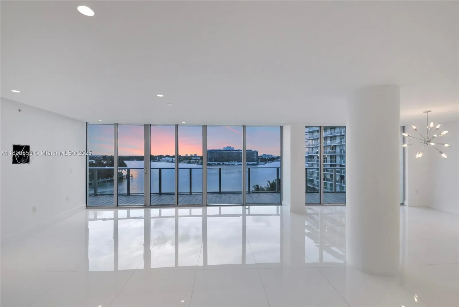 6620 Indian Creek Dr PH711, Miami Beach, Florida, United States. - Photo 22