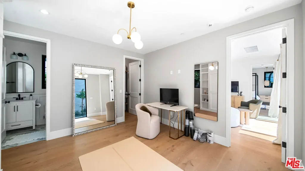 1914 N Laurel Canyon Boulevard, Los Angeles, California, United States. - Photo 45