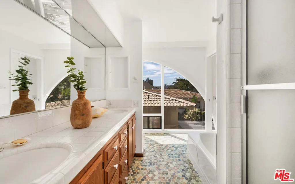 26902 Malibu Cove Colony Drive, Malibu, California, United States. - Photo 9