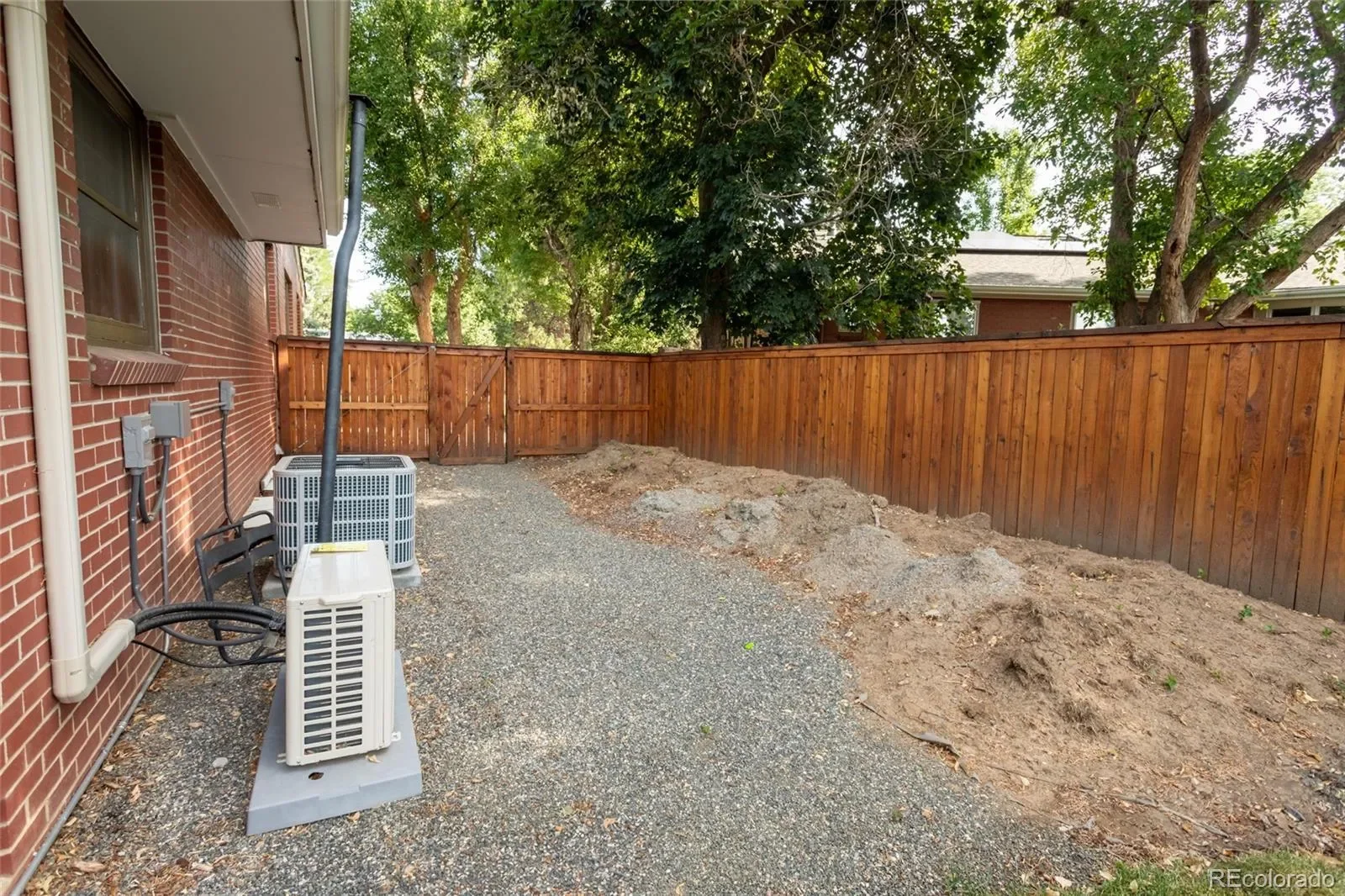 Exterior photo 11