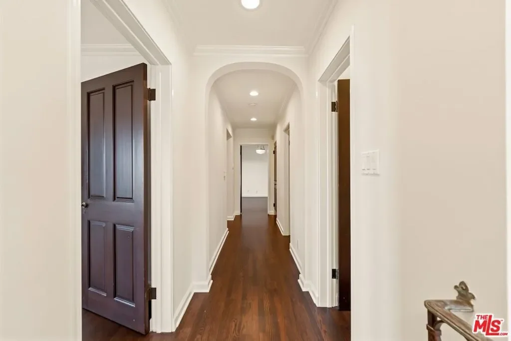 6930 Oporto Drive, Los Angeles, California, United States. - Photo 12