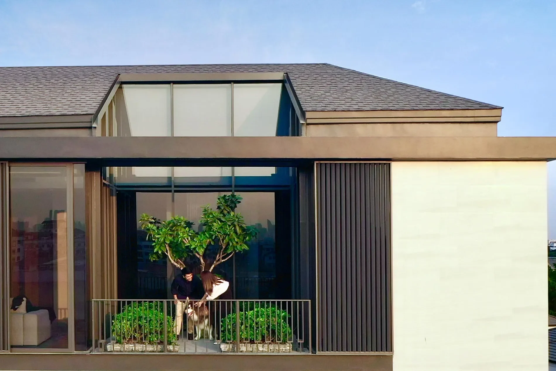 Exterior photo 3