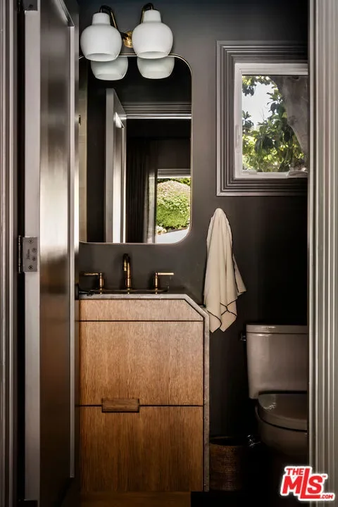 2003 El Cerrito Place, Los Angeles, California, United States. - Photo 17