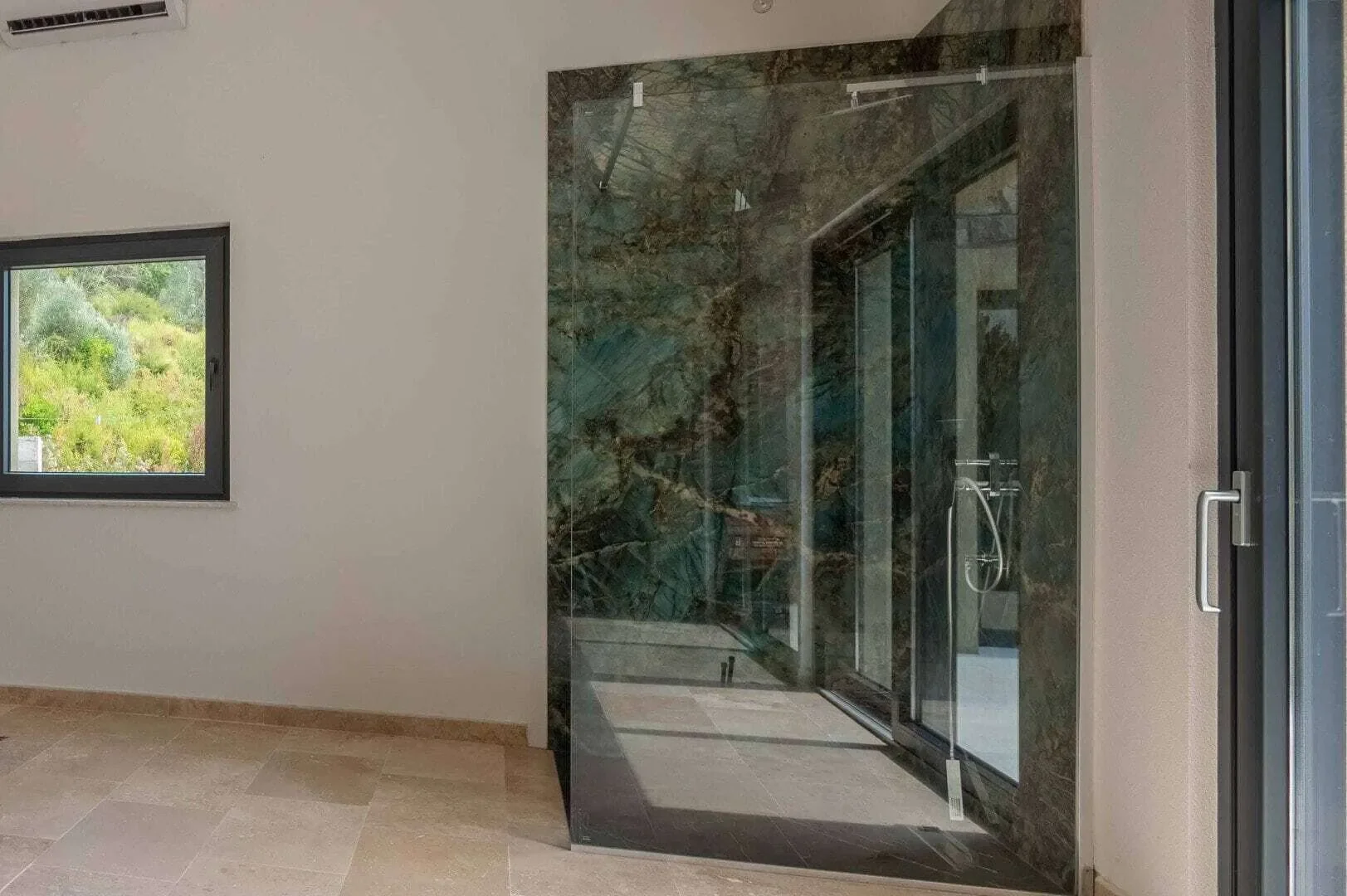 Gallery photo 12