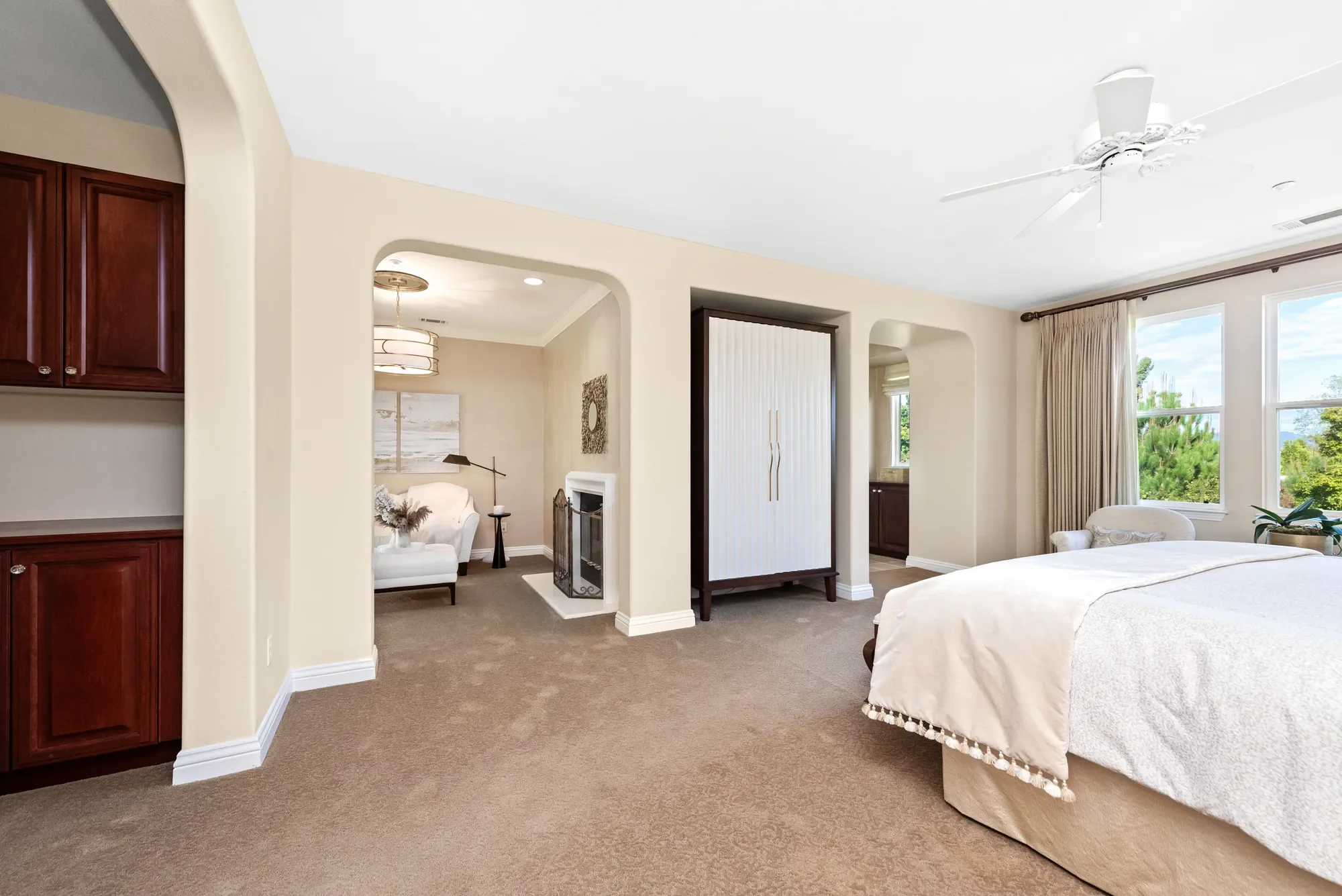 1008 N Country Club Drive, Simi Valley, CA 93065, Simi Valley, California, United States. - Photo 2