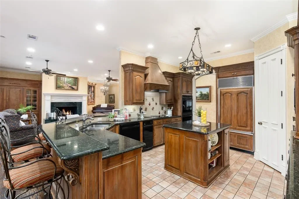 343 E Town East Boulevard, Sunnyvale, Texas, United States. - Photo 16