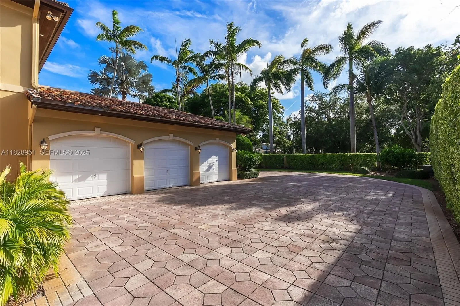 10851 SW 63rd Ave, Coral Gables, Florida, United States. - Photo 52