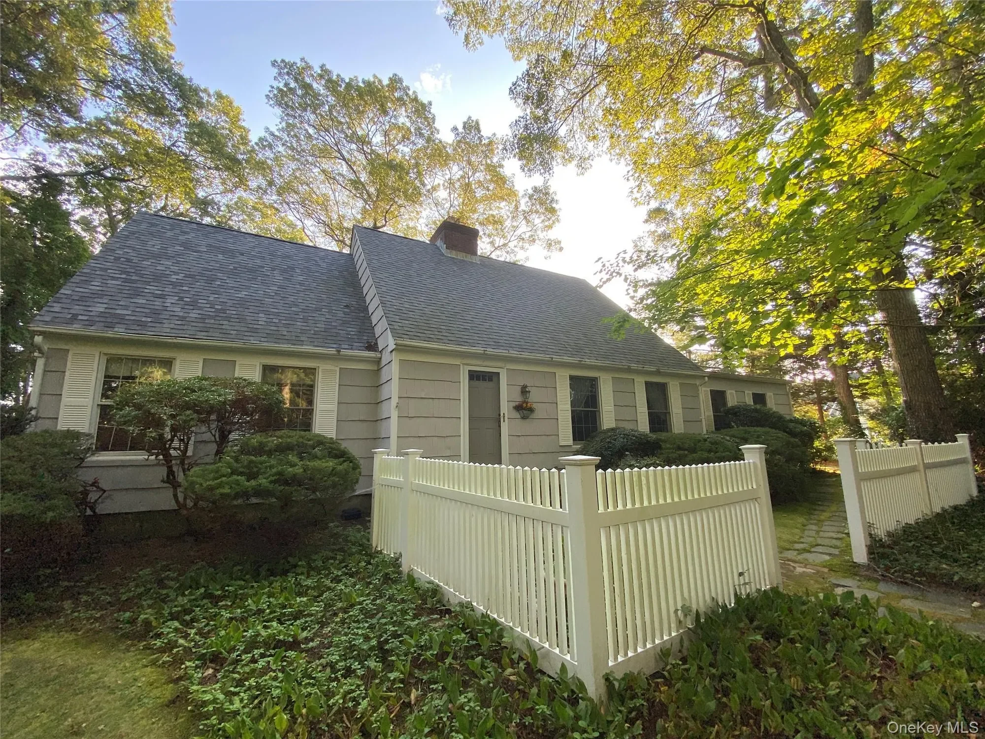 1420 Laurelwood Drive, Laurel, New York, United States. - Photo 3