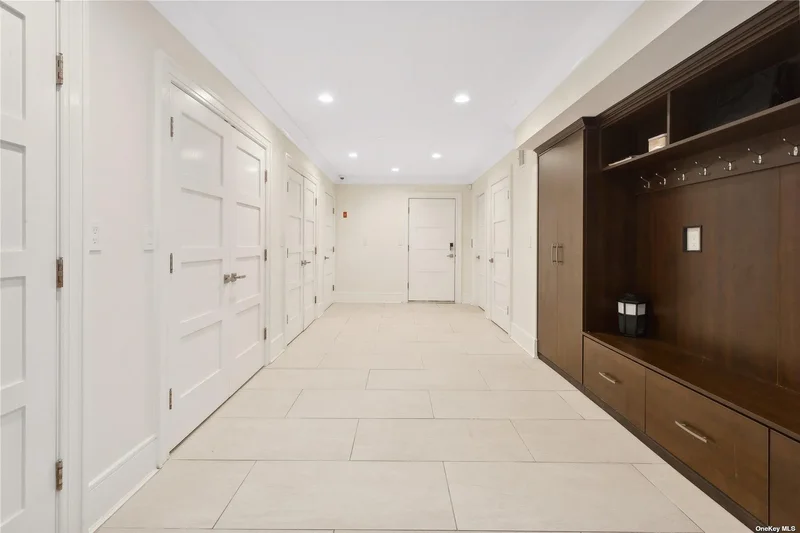 853 W Park Avenue, Long Beach, New York, United States. - Photo 28