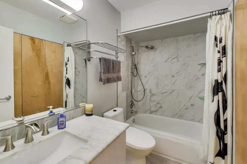1140 W Cornelia Avenue #D, Chicago, Illinois, United States. - Photo 33
