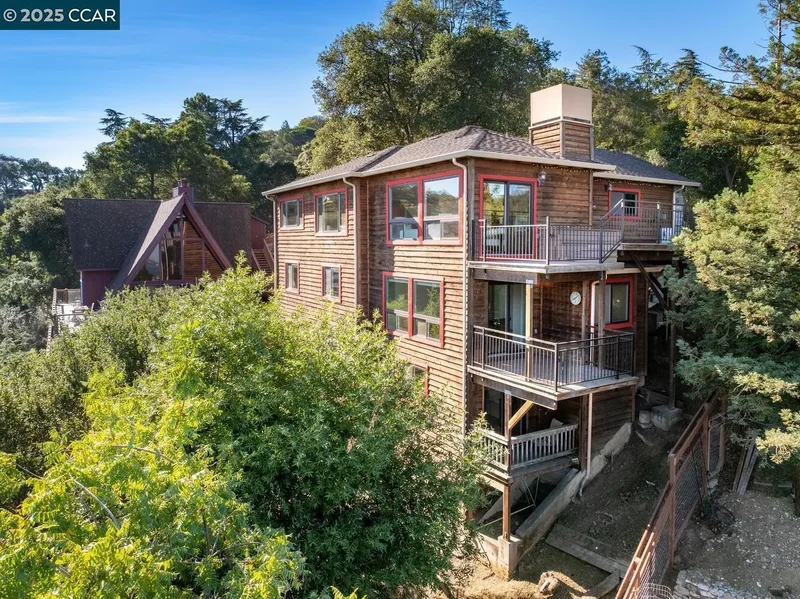 1087 Hillside Dr, Martinez, California, United States. - Photo 11
