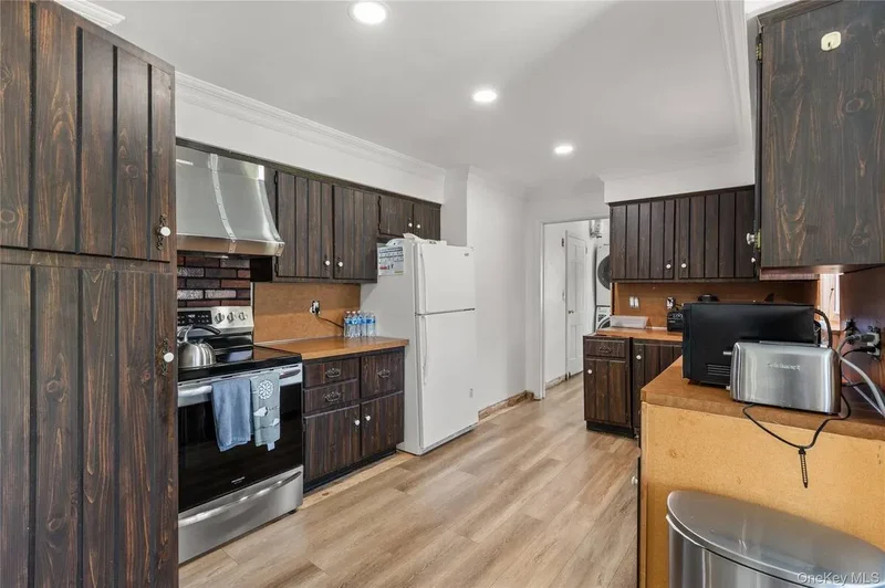 173 Tahlulah Lane, West Islip, New York, United States. - Photo 4