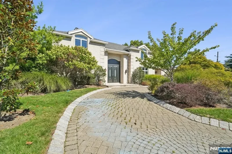 32 Laurie Drive, Englewood Cliffs, NJ, 07632, USA, Englewood Cliffs, New Jersey, United States. - Photo 48