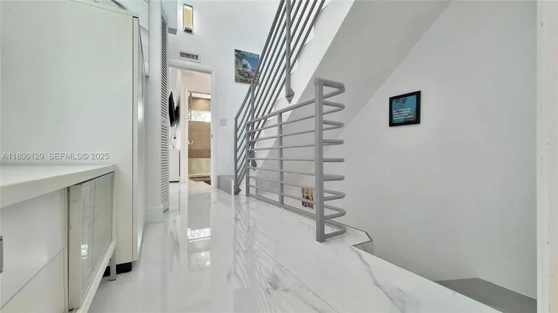 734 Michigan Ave 6, Miami Beach, Florida, United States. - Photo 12