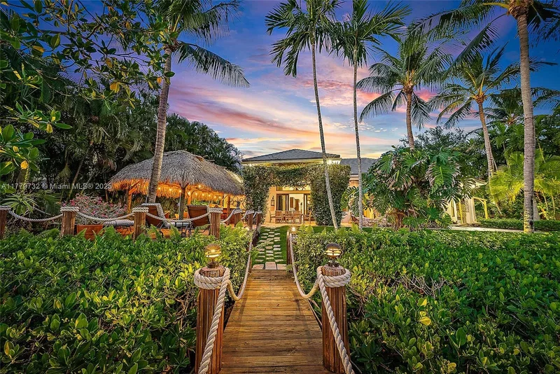 19028 SE Windward Island Ln, Jupiter, Florida, United States. - Photo 36