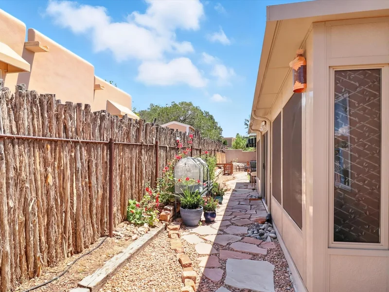 3000 Governor Lindsey Road, Santa Fe, NM 87505, Santa Fe, New Mexico, United States. - Photo 46