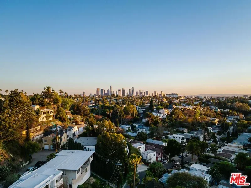 1541 Silverwood Terrace, Los Angeles, California, United States. - Photo 42