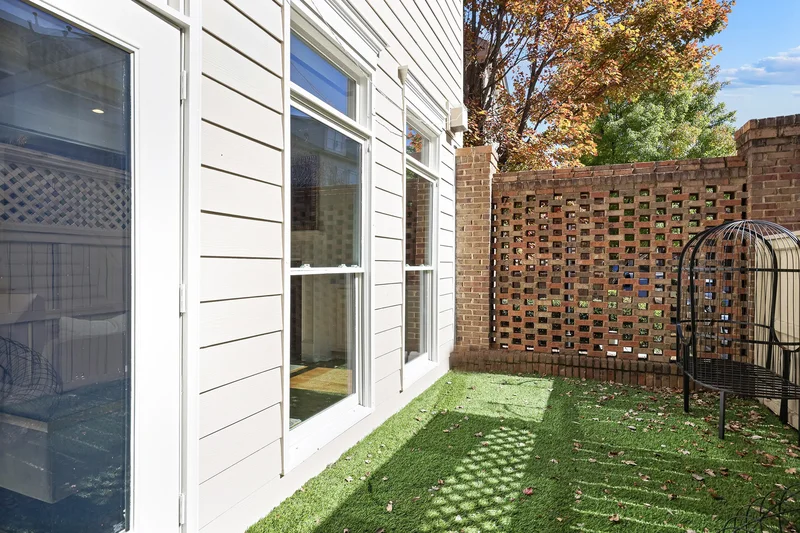 538 Sarabrook Place, Atlanta, GA 30342, Atlanta, Georgia, United States. - Photo 14