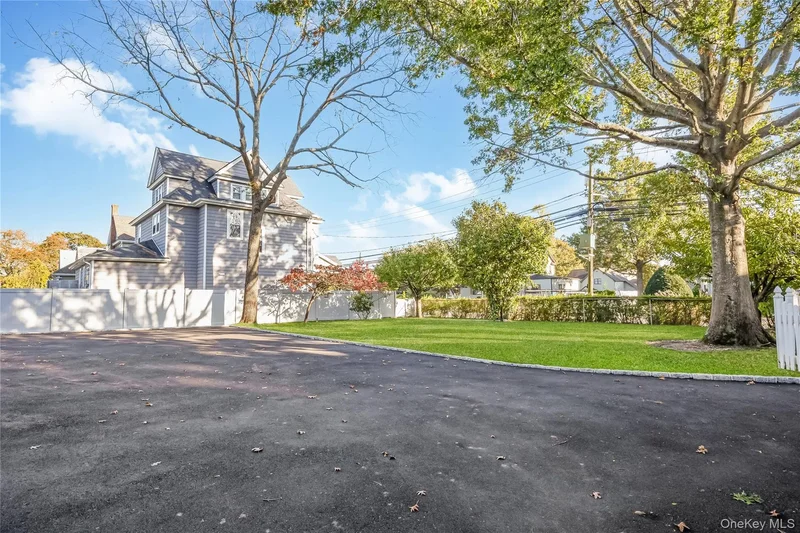 215 Conklin Street, Farmingdale, NY 11735, West Babylon, New York, United States. - Photo 36
