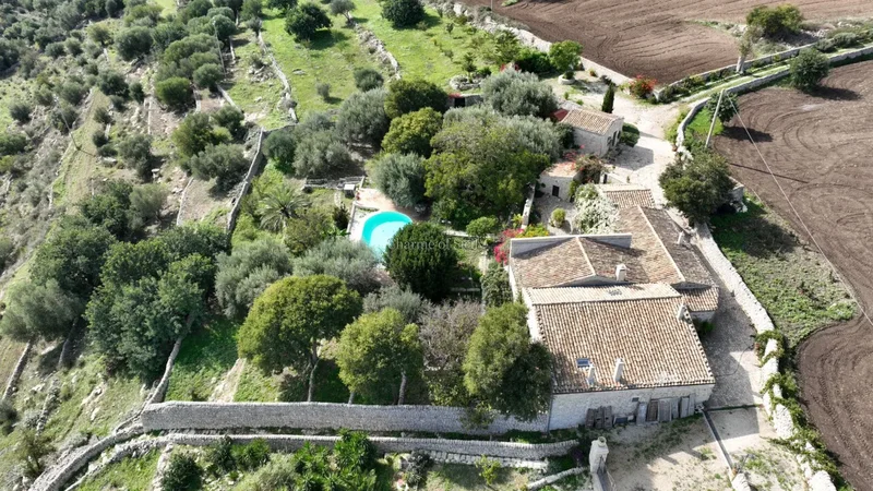 Provinciale 104, Sicily, Italy. - Photo 21