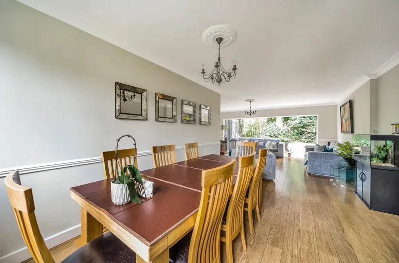 Dorset Drive, Edgware, Edgware, England, United Kingdom. - Photo 5