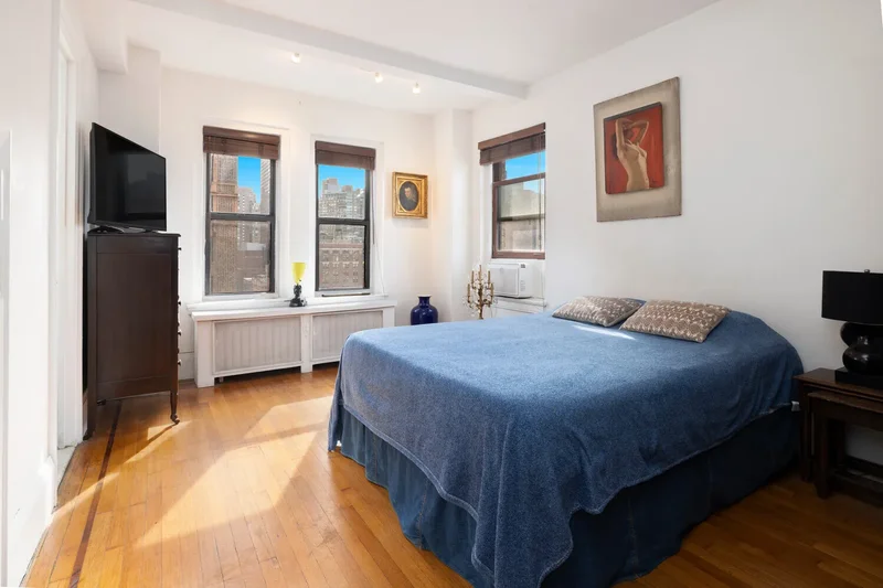 PARKWAY, 49 W 72ND ST, New York, New York, United States. - Photo 8