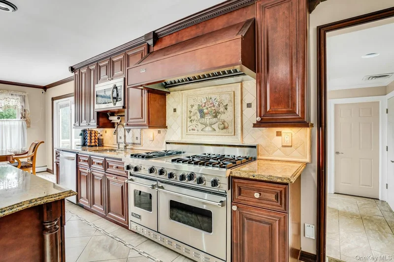 41 Hearthstone Drive, Huntington Station, New York, United States. - Photo 3