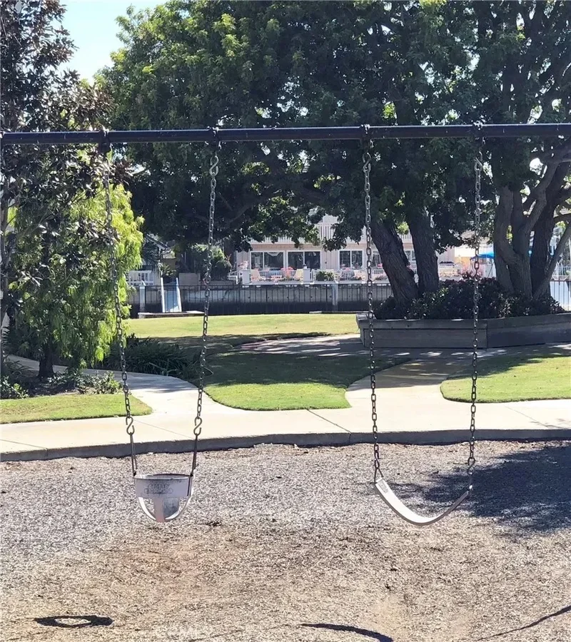 3842 Montego Drive, Huntington Beach, California, United States. - Photo 55