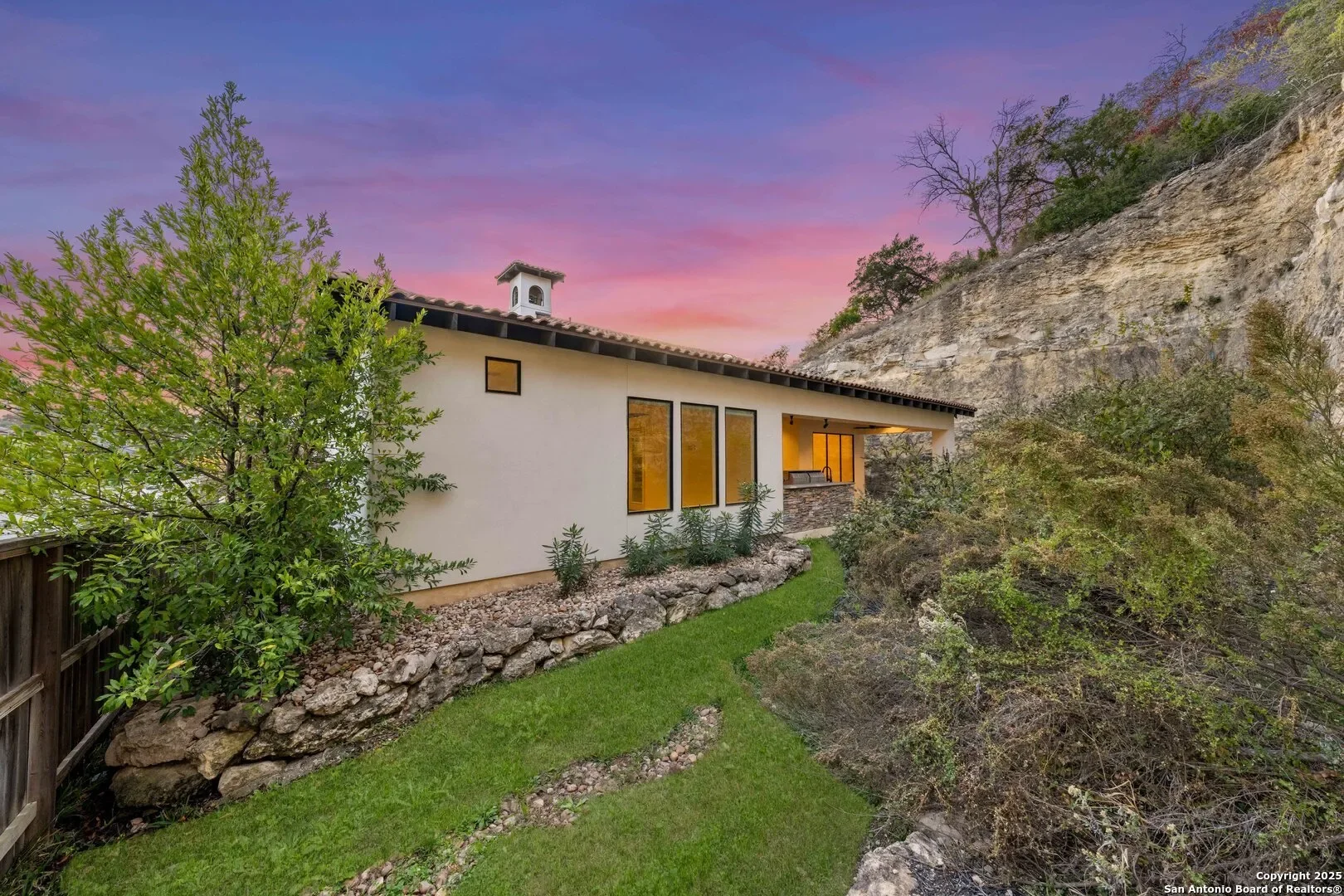Exterior photo 11