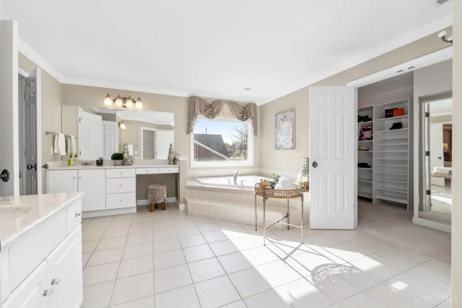 5760 Kugler Mill Road, Sycamore Twp, OH 45236, Cincinnati, Ohio, United States. - Photo 11