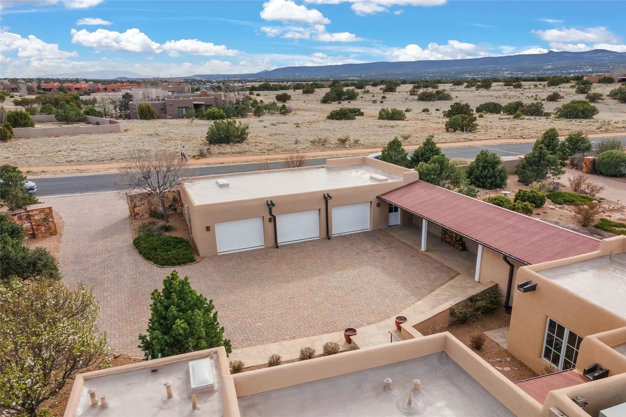 50 Paseo Aragon, Santa Fe, NM 87506, Santa Fe, New Mexico, United States. - Photo 51