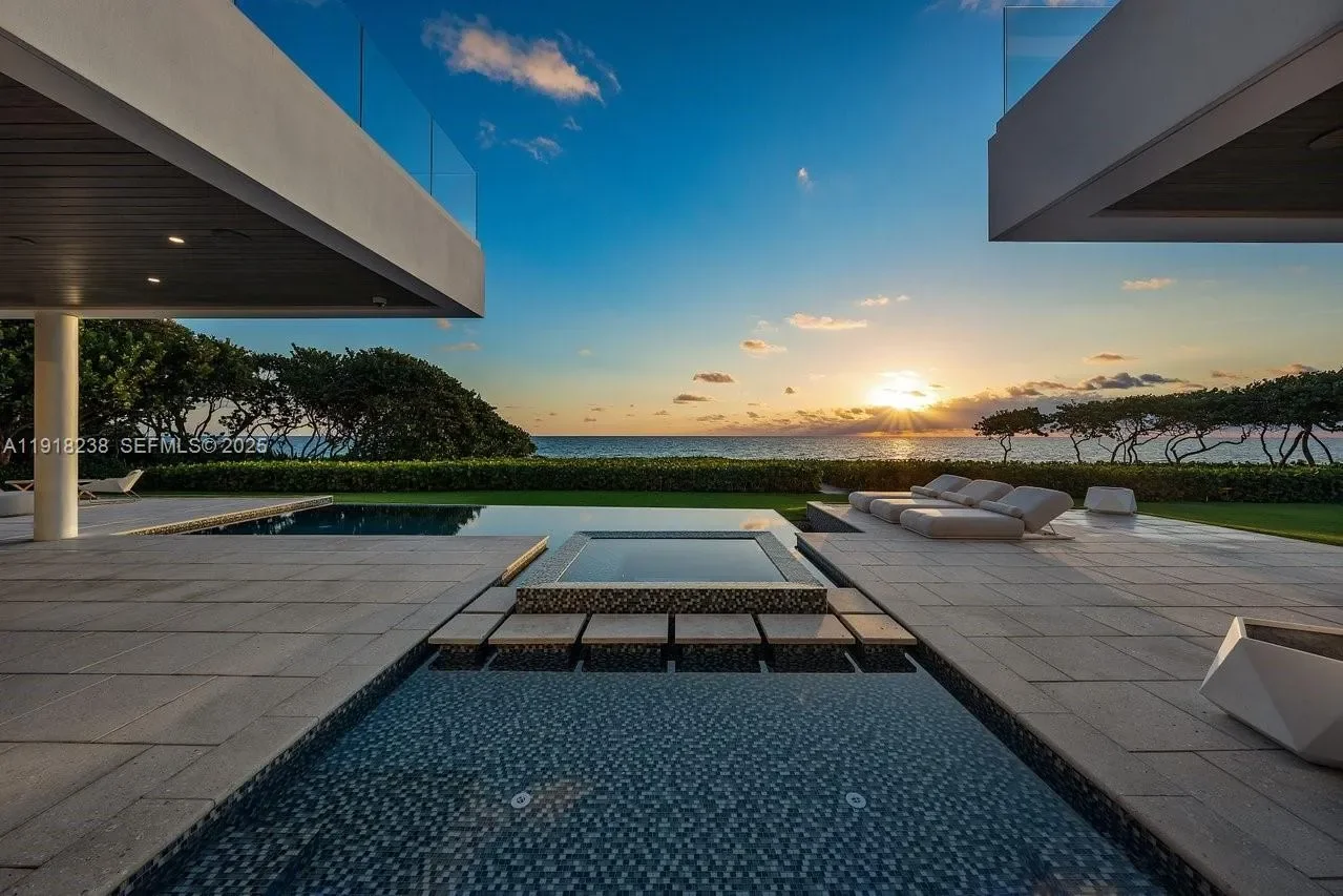 1107 Hillsboro Mile, Hillsboro Beach, Florida, United States. - Photo 66