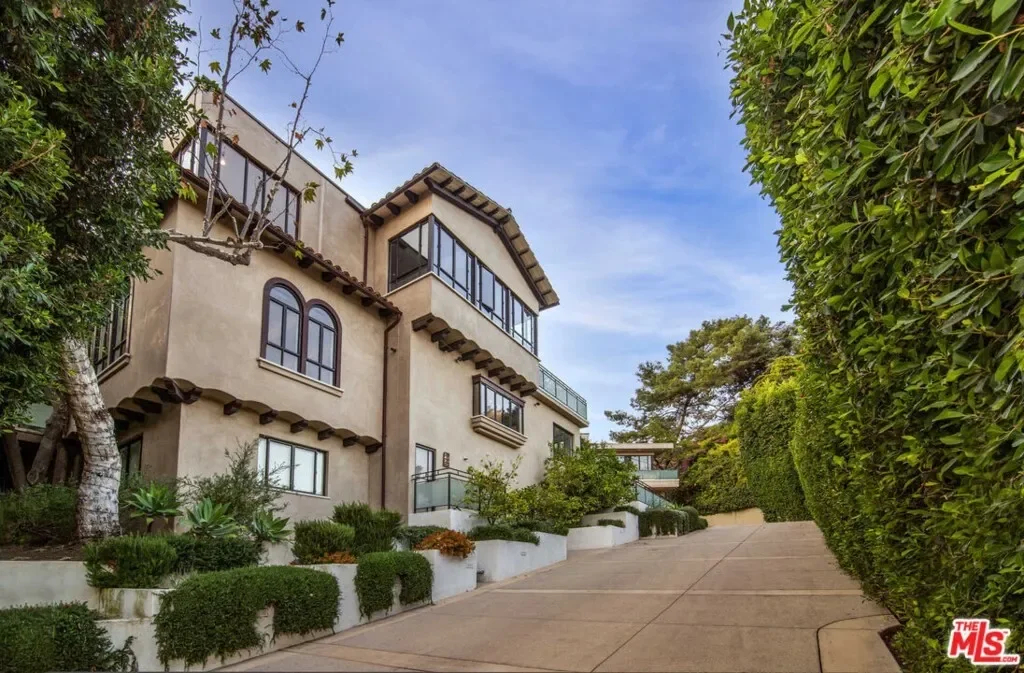 7801 Hillside Avenue, Los Angeles, California, United States. - Photo 5