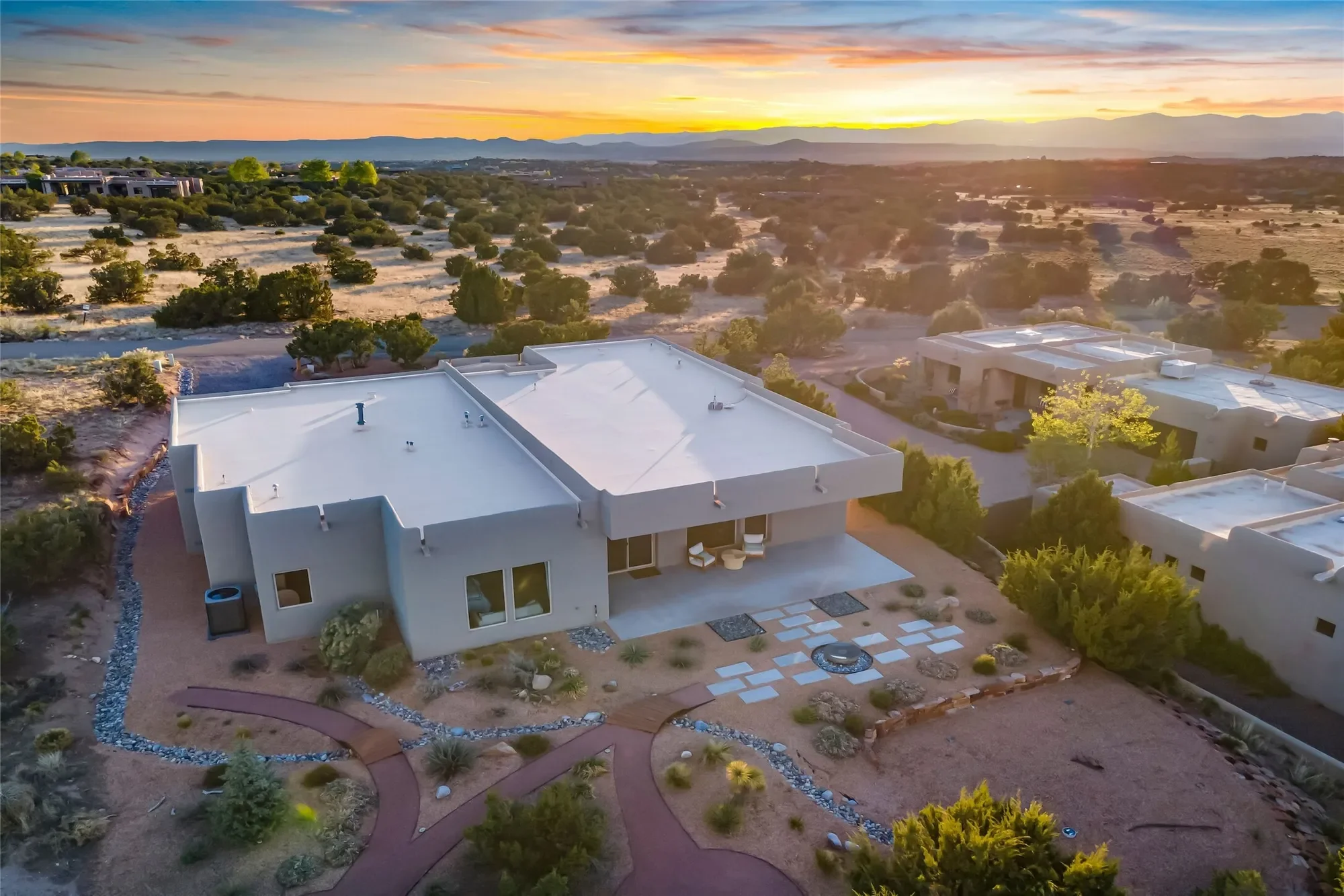 14 Plano Arbolito, Santa Fe, NM 87506, Santa Fe, New Mexico, United States. - Photo 2