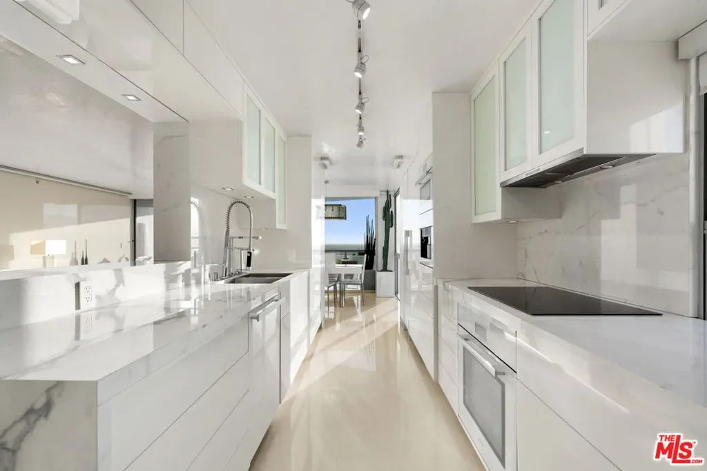201 Ocean Avenue 409P, Santa Monica, California, United States. - Photo 28