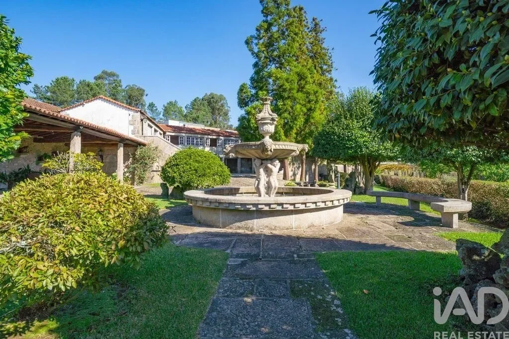 Exterior photo 4