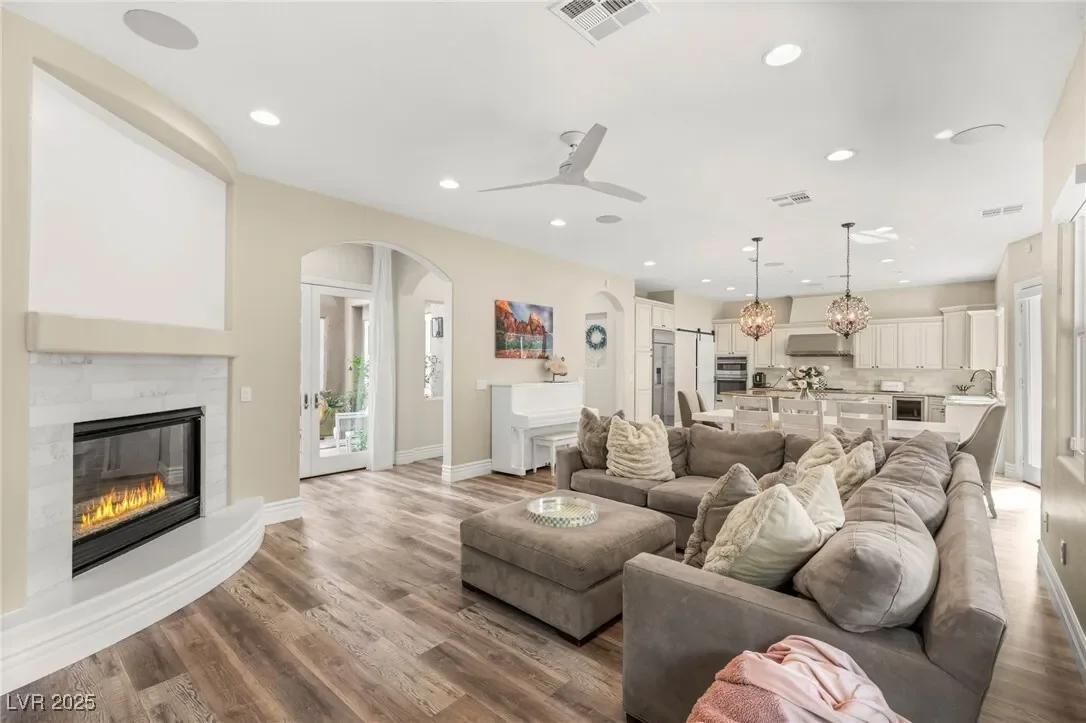 631 Coriander Canyon Court, Las Vegas, Nevada, United States. - Photo 6