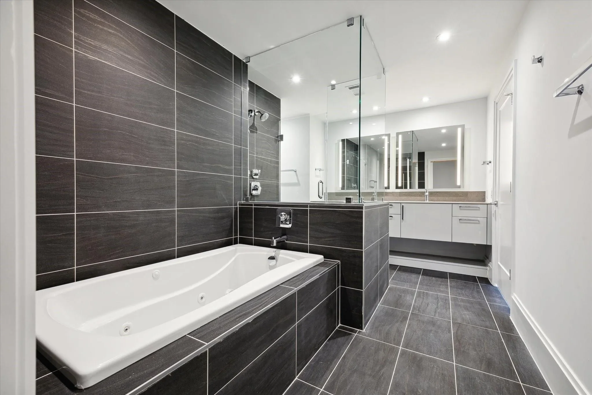 1701 Hermann Drive Drive 27CE, Houston, Texas, United States. - Photo 21