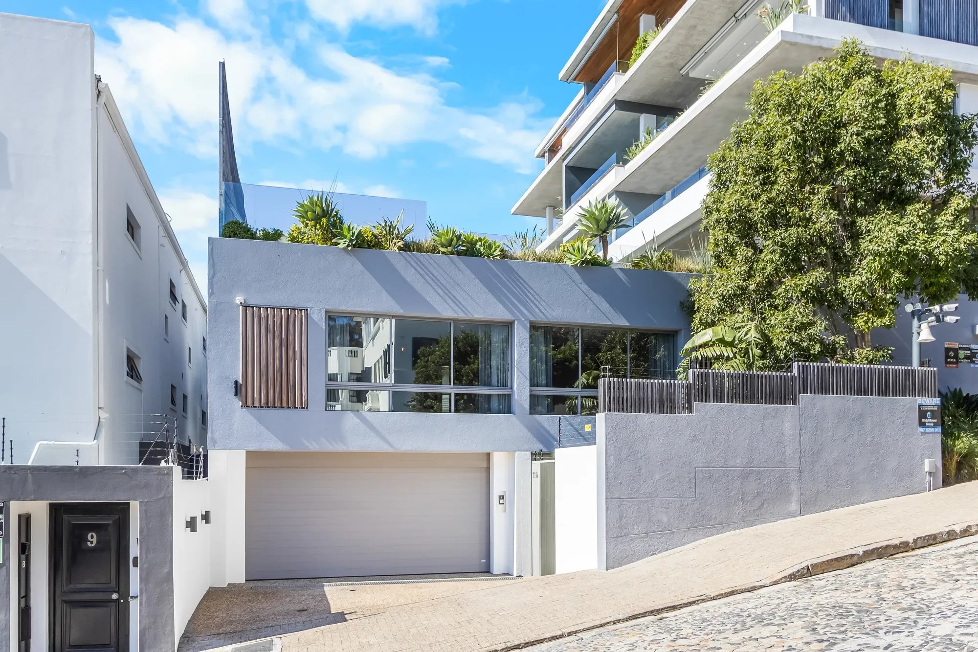 Exterior photo 11