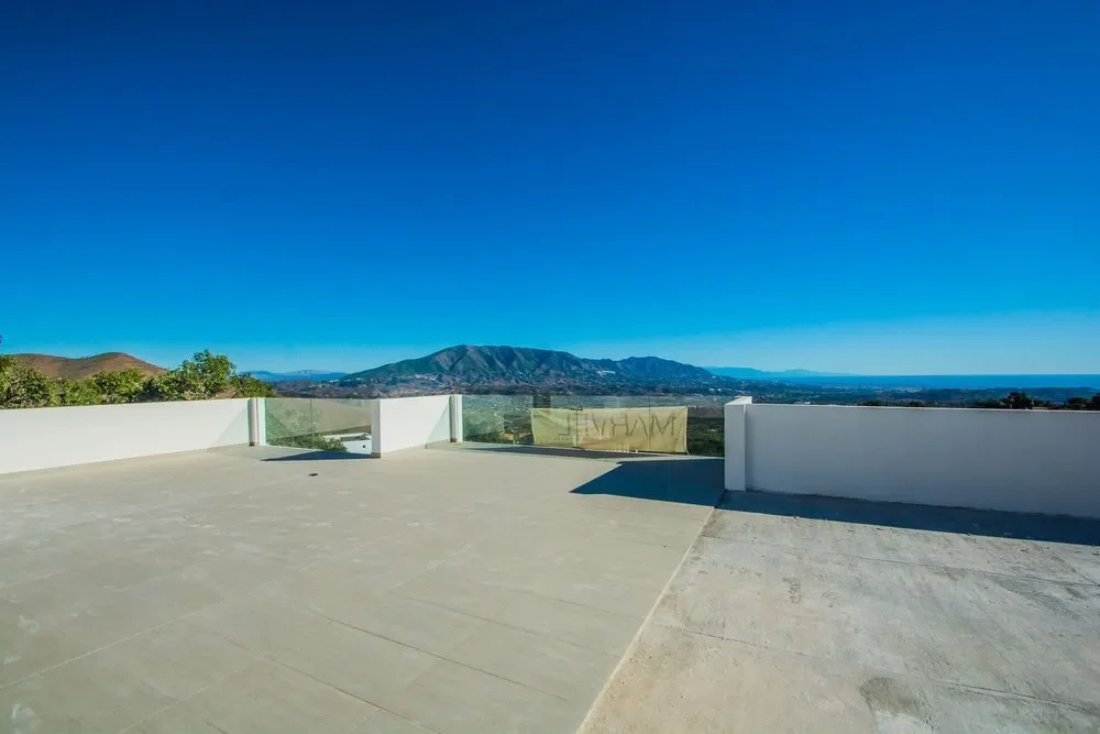 Exterior photo 3