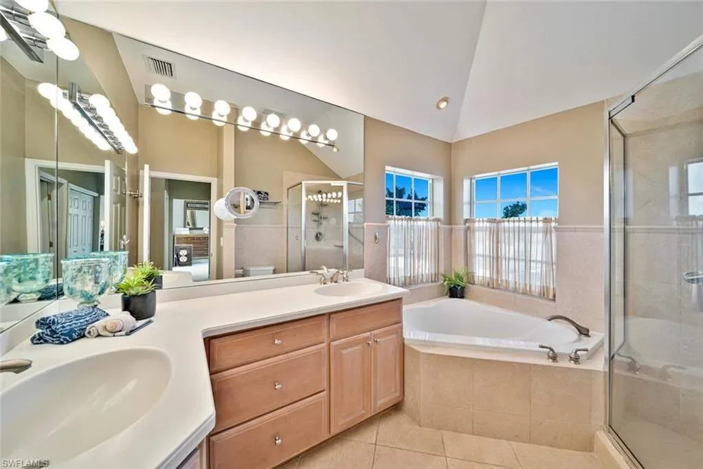 5810 Pine Tree DR, Sanibel, FL, 33957, USA, Sanibel, Florida, United States. - Photo 31