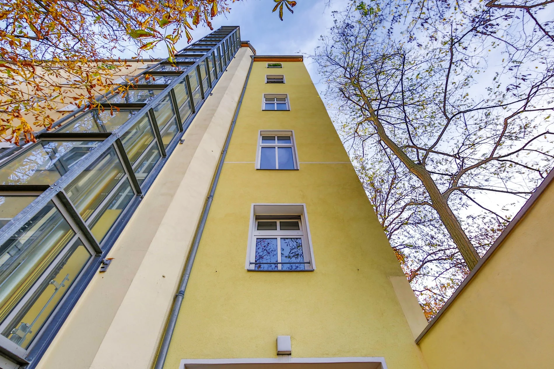 Exterior photo 7