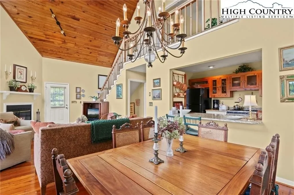 305 High Peak Drive, Boone, NC 28607, Boone, North Carolina, United States. - Photo 12