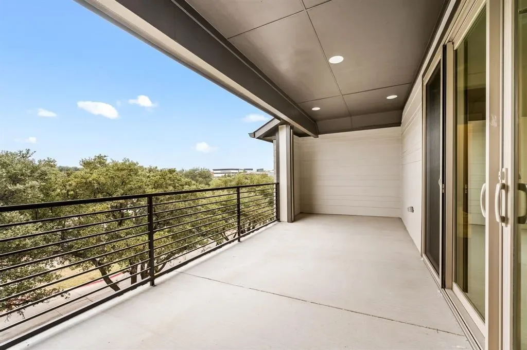 1352 Cherry Hills Lane, Irving, Texas, United States. - Photo 17